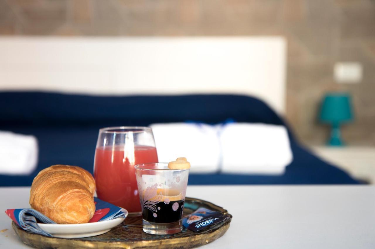 Megaride Santa Lucia Bed & Breakfast Naples Exterior photo